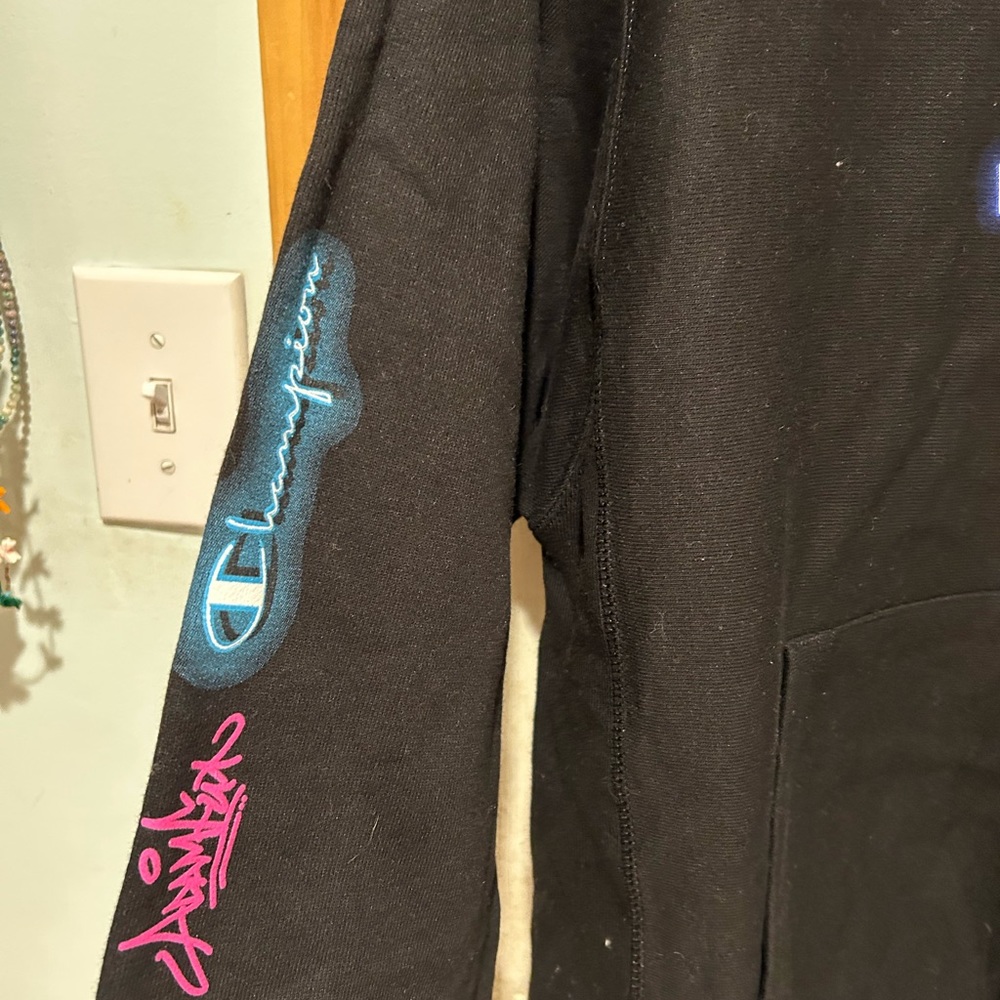 Champion NWT shine bright hoodie by artist Adam Fu - Picture 6 of 7
